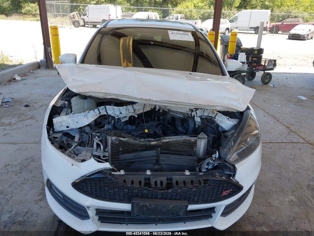Ford FOCUS ST 2015 1FADP3L92FL281689 Image 13