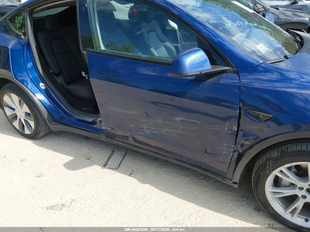Продаж на аукціоні авто 2023 Tesla Model Y Awd/long Range Dual Motor All-wheel Drive, vin: 7SAYGDEE5PA199293, номер лоту: 45341090