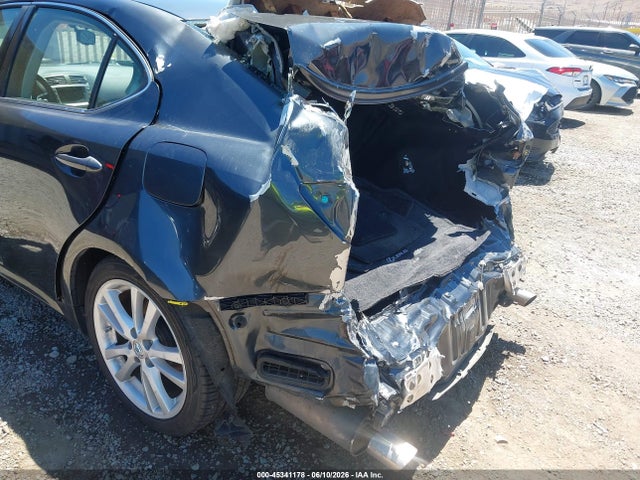Продажа на аукционе авто 2006 Lexus Is 350, vin: JTHBE262X65010494, номер лота: 45341178