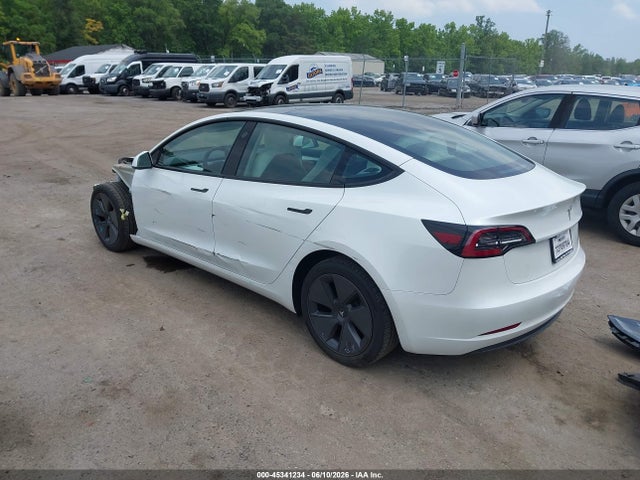Tesla Model 3 Rear-wheel Drive 2023 5YJ3E1EAXPF480856 Image 3
