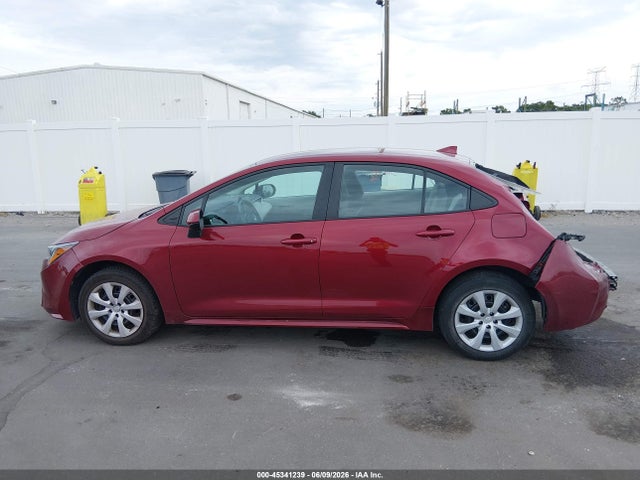 45341239 :رقم المزاد ، 5YFEPMAE3NP367832 vin ، 2022 Toyota Corolla Le مزاد بيع