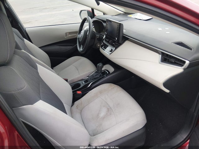 45341239 :رقم المزاد ، 5YFEPMAE3NP367832 vin ، 2022 Toyota Corolla Le مزاد بيع