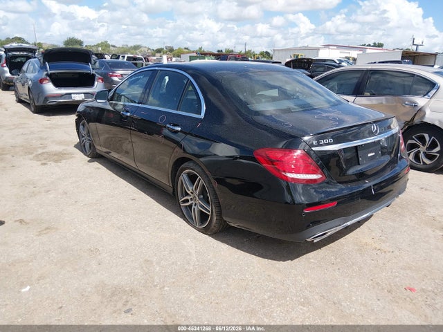 2019 Mercedes-benz E 300 მანქანა იყიდება აუქციონზე, vin: WDDZF4JB2KA617058, აუქციონის ნომერი: 45341268