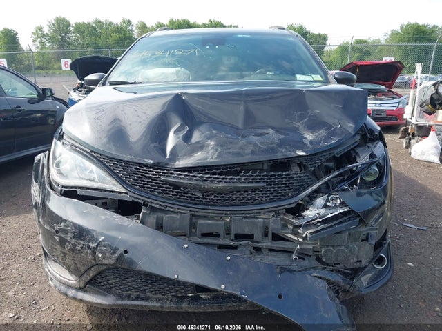 45341271 :رقم المزاد ، 2C4RC1EG8KR588815 vin ، 2019 Chrysler Pacifica Touring L Plus مزاد بيع
