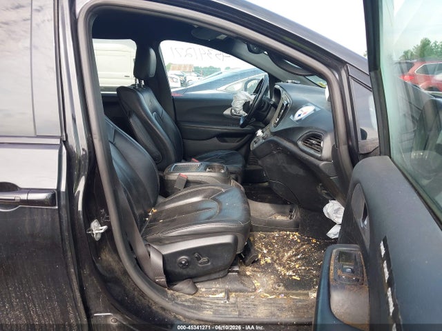 45341271 :رقم المزاد ، 2C4RC1EG8KR588815 vin ، 2019 Chrysler Pacifica Touring L Plus مزاد بيع