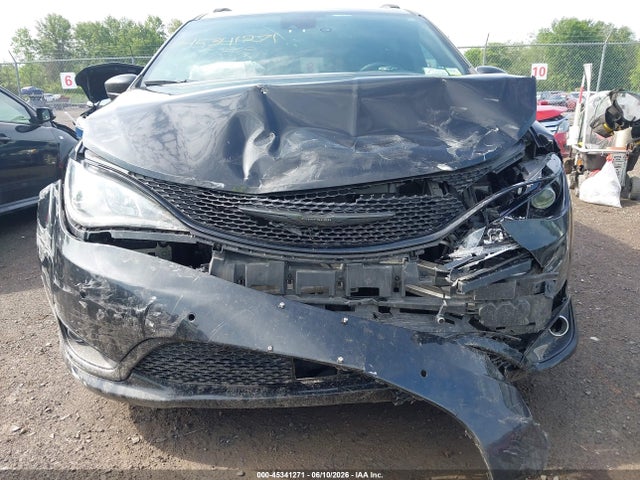 45341271 :رقم المزاد ، 2C4RC1EG8KR588815 vin ، 2019 Chrysler Pacifica Touring L Plus مزاد بيع