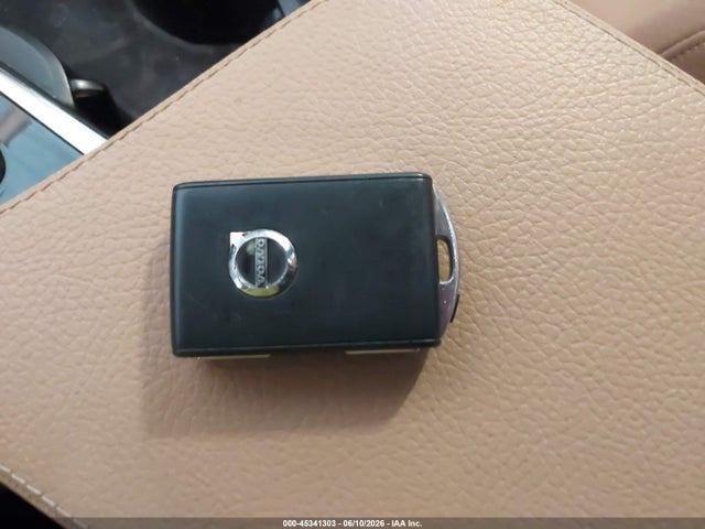 2016 Volvo Xc90 T6 Momentum მანქანა იყიდება აუქციონზე, vin: YV4A22PK6G1040313, აუქციონის ნომერი: 45341303