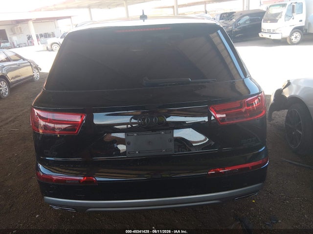 Audi Q7 3.0t Premium 2018 WA1LAAF70JD030088 Image 17