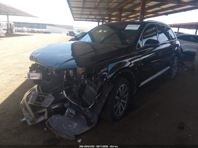 Audi Q7 3.0t Premium 2018 WA1LAAF70JD030088 Image 2