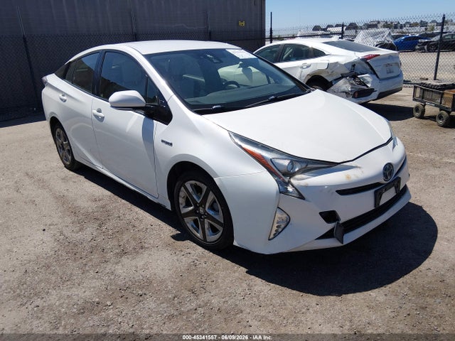 45341557 :رقم المزاد ، JTDKARFU9H3033769 vin ، 2017 Toyota Prius Three Touring مزاد بيع