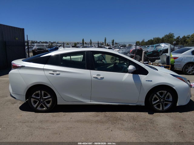 JTDKARFU9H3033769 Toyota Prius Three Touring