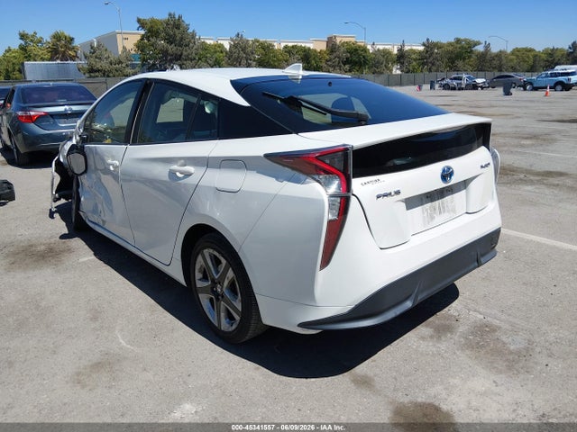 JTDKARFU9H3033769 Toyota Prius Three Touring