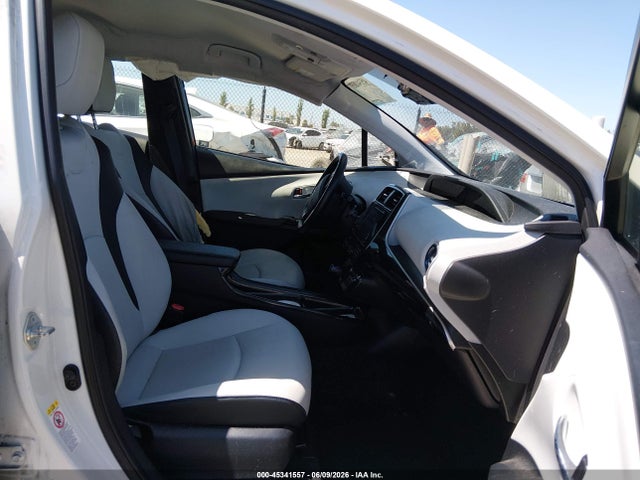 JTDKARFU9H3033769 Toyota Prius Three Touring