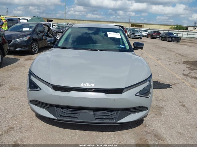 2025 Kia Ev6 Light Long Range Rwd მანქანა იყიდება აუქციონზე, vin: 5XYC34JAXSG008185, აუქციონის ნომერი: 45341559