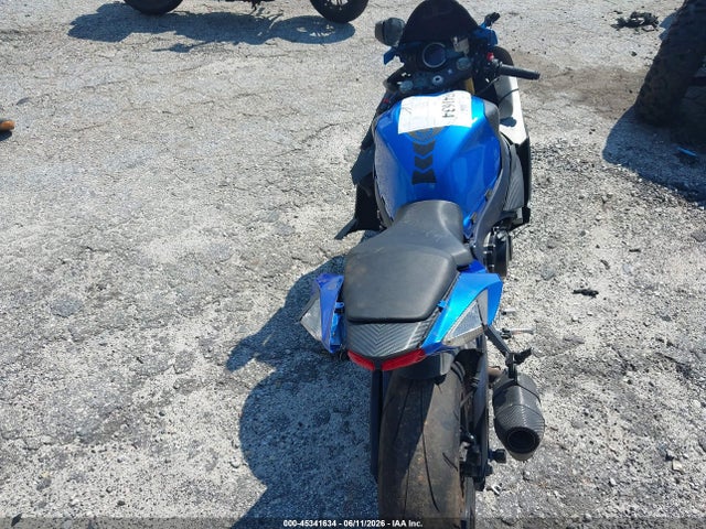 45341634 :رقم المزاد ، JS1GR7MA4B2100670 vin ، 2011 Suzuki Gsx750 مزاد بيع