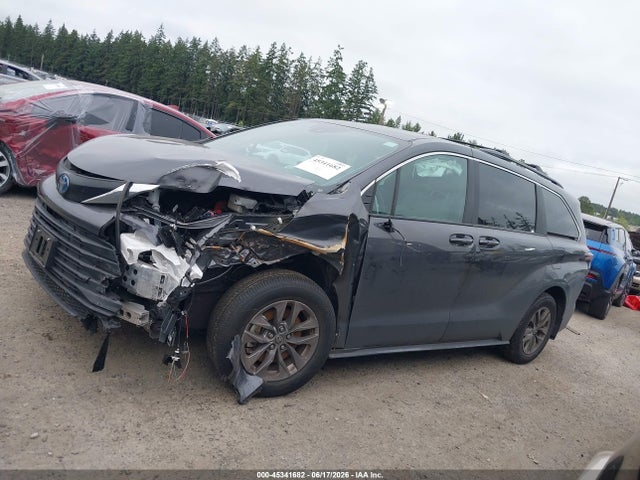 Toyota SIENNA LE 2025 5TDKSKFC5SS191298 Image 14
