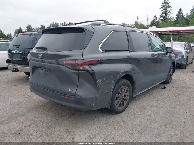 Toyota SIENNA LE 2025 5TDKSKFC5SS191298 Image 4