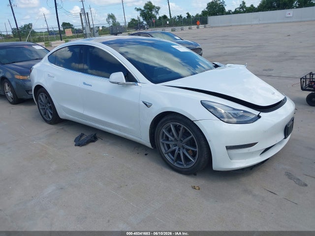 2018 Tesla Model 3 Long Range/mid Range მანქანა იყიდება აუქციონზე, vin: 5YJ3E1EA7JF051231, აუქციონის ნომერი: 45341683