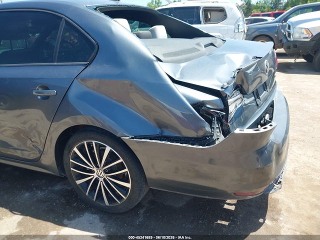 2015 Volkswagen Jetta 1.8t Sport მანქანა იყიდება აუქციონზე, vin: 3VWD17AJXFM203088, აუქციონის ნომერი: 45341689