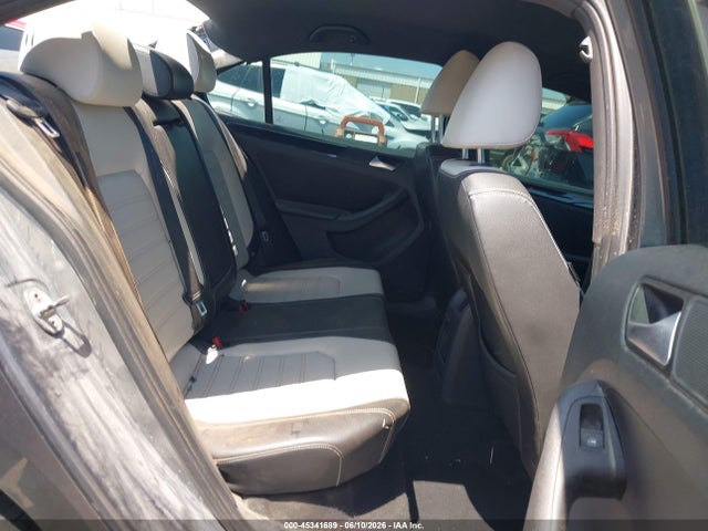 2015 Volkswagen Jetta 1.8t Sport მანქანა იყიდება აუქციონზე, vin: 3VWD17AJXFM203088, აუქციონის ნომერი: 45341689