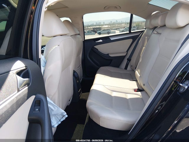 45341765 :رقم المزاد ، 3VWDB7AJ3HM256392 vin ، 2017 Volkswagen Jetta 1.4t Se مزاد بيع