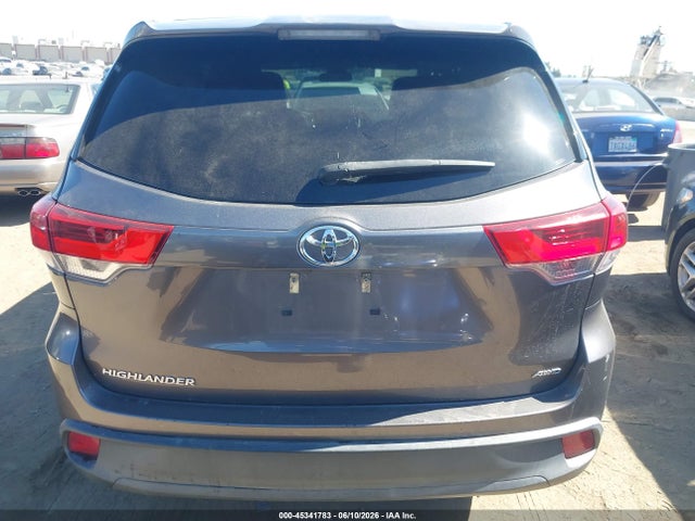 Toyota Highlander Le 2019 5TDBZRFH3KS978802 Image 16