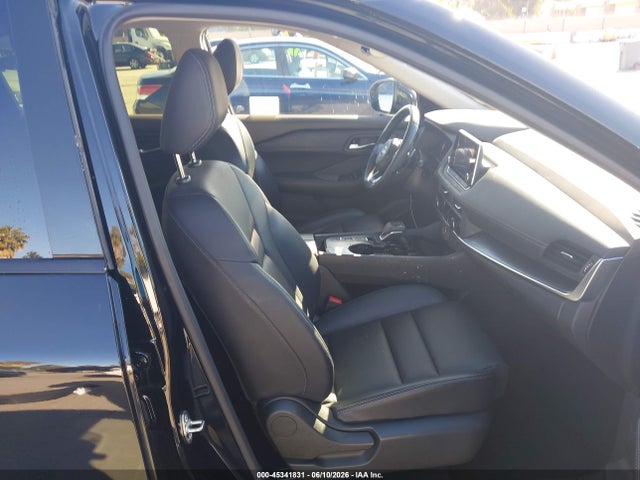 JN8BT3BA3PW013005 Nissan Rogue Sv Fwd