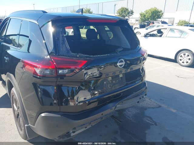 JN8BT3BA3PW013005 Nissan Rogue Sv Fwd