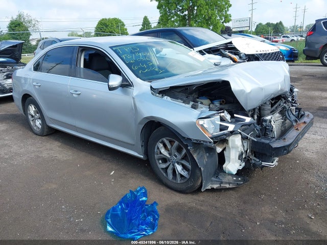 Продаж на аукціоні авто 2016 Volkswagen Passat 1.8t S, vin: 1VWAT7A32GC031690, номер лоту: 45341996