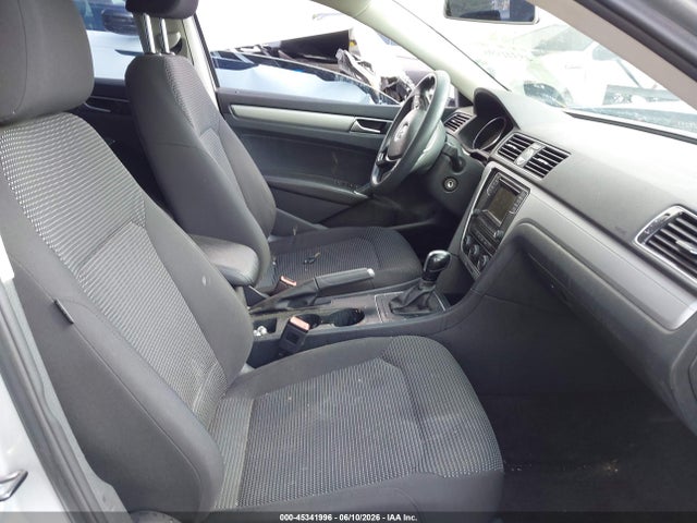 Продаж на аукціоні авто 2016 Volkswagen Passat 1.8t S, vin: 1VWAT7A32GC031690, номер лоту: 45341996