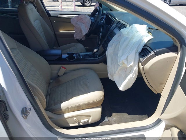 3FA6P0H76GR328952 Ford FUSION SE