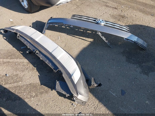 1V2CR2CA6JC563104 Volkswagen Atlas 3.6l V6 Se