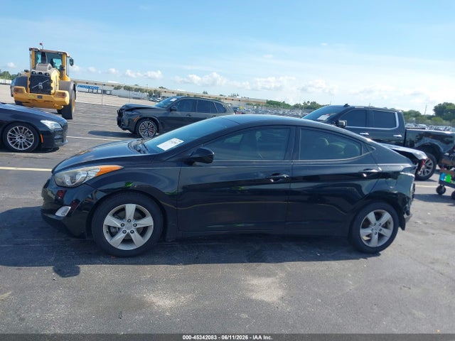 Продажа на аукционе авто 2013 Hyundai Elantra Gls, vin: 5NPDH4AE8DH203853, номер лота: 45342083