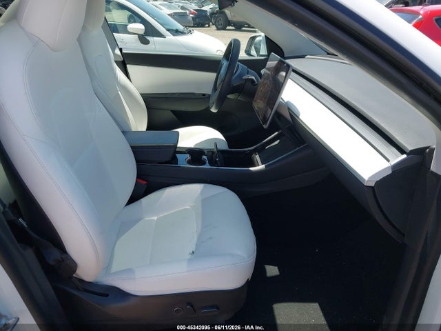 Продаж на аукціоні авто 2021 Tesla Model Y Long Range Dual Motor All-wheel Drive, vin: 5YJYGDEE8MF083064, номер лоту: 45342095