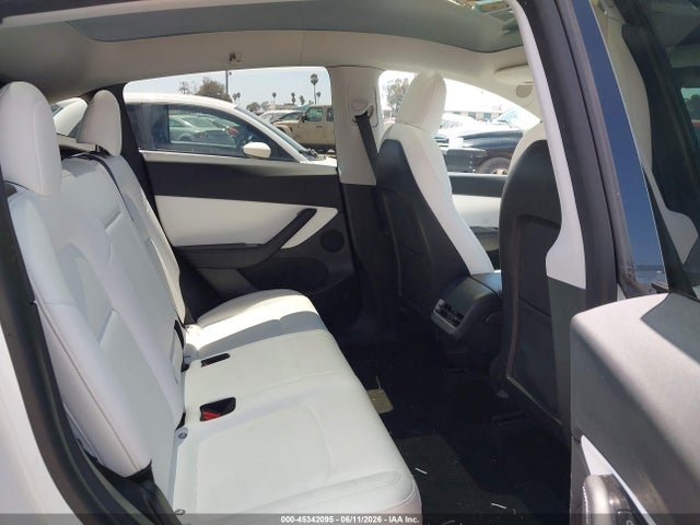 Продаж на аукціоні авто 2021 Tesla Model Y Long Range Dual Motor All-wheel Drive, vin: 5YJYGDEE8MF083064, номер лоту: 45342095