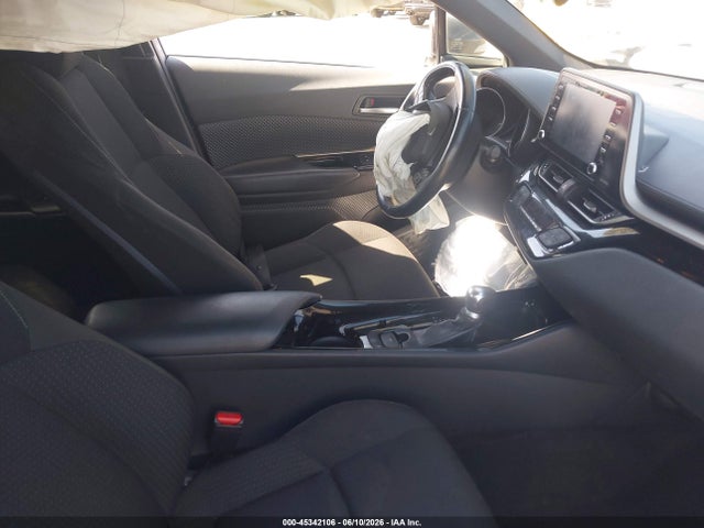 JTNKHMBXXK1039397 Toyota C-HR XLE