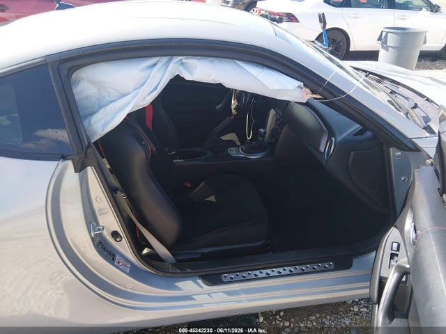 45342230 :رقم المزاد ، JF1ZNAA11D2733096 vin ، 2013 Scion Fr-s 10 Series مزاد بيع