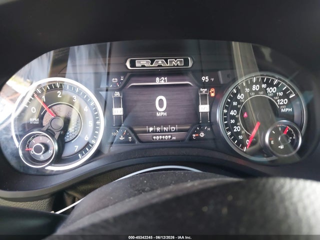 45342245 :رقم المزاد ، 1C6SRFJT6LN207257 vin ، 2020 Ram 1500 Laramie  4x4 5'7 Box مزاد بيع