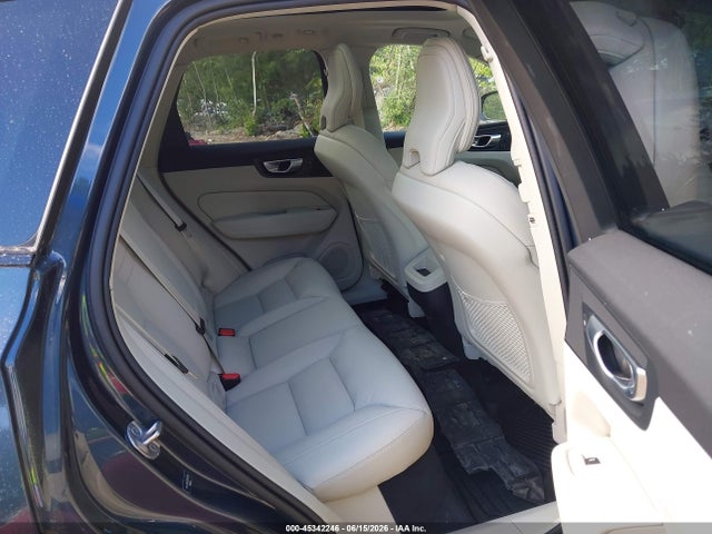 Продаж на аукціоні авто 2024 Volvo Xc60 B5 Plus Dark Theme, vin: YV4L12RL8R1840860, номер лоту: 45342246