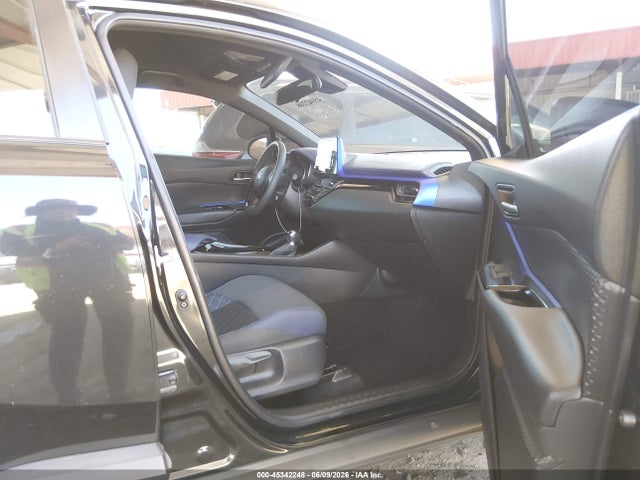 Toyota C-HR XLE 2022 NMTKHMBXXNR143589 Image 5