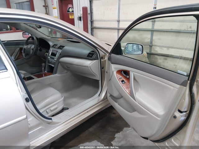 45342251 :رقم المزاد ، 4T1BB3EK0BU139714 vin ، 2011 Toyota Camry Hybrid مزاد بيع