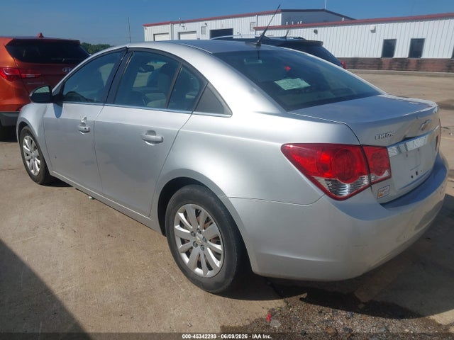 45342289 :رقم المزاد ، 1G1PC5SH7B7257777 vin ، 2011 Chevrolet Cruze Ls مزاد بيع