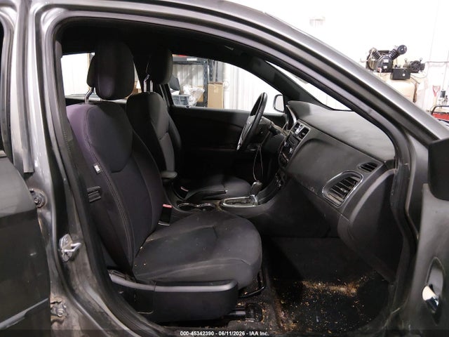 2013 Chrysler 200 Touring მანქანა იყიდება აუქციონზე, vin: 1C3CCBBGXDN755504, აუქციონის ნომერი: 45342390