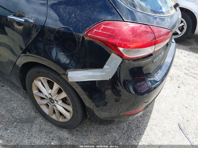 45342439 :رقم المزاد ، KNAFK5A89H5685276 vin ، 2017 Kia Forte Lx مزاد بيع