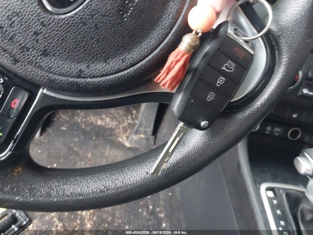 KNDPMCAC2K7541316 KIA Sportage Lx