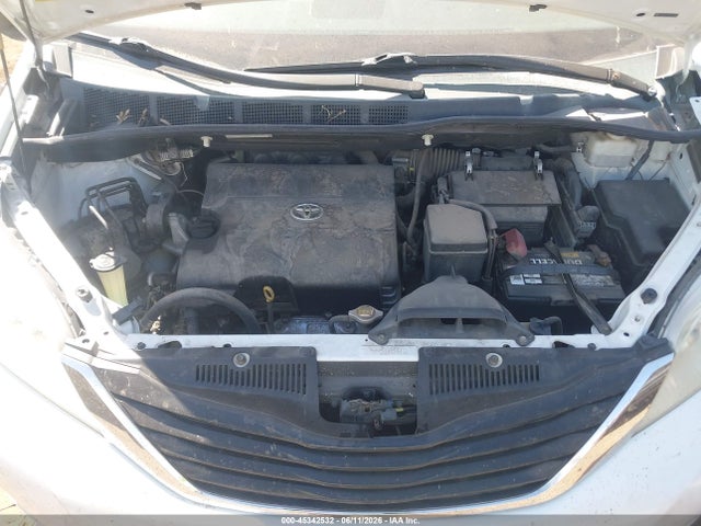 Aukcja sprzedaży 2011 Toyota Sienna Le V6, vin: 5TDKK3DC7BS052105, numer aukcji: 45342532