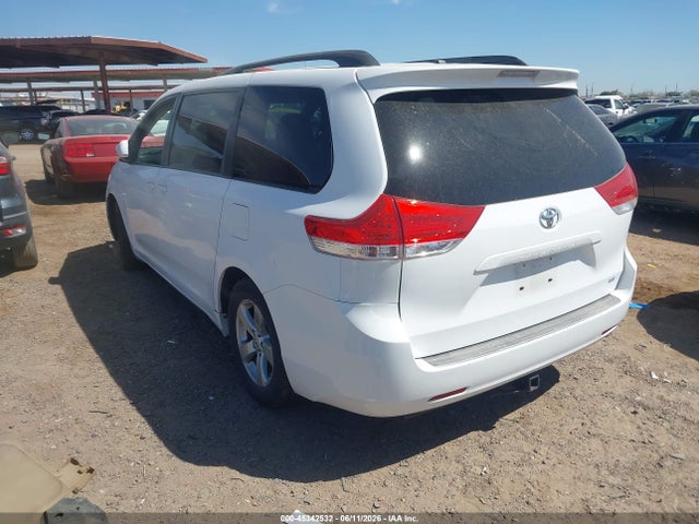 Aukcja sprzedaży 2011 Toyota Sienna Le V6, vin: 5TDKK3DC7BS052105, numer aukcji: 45342532