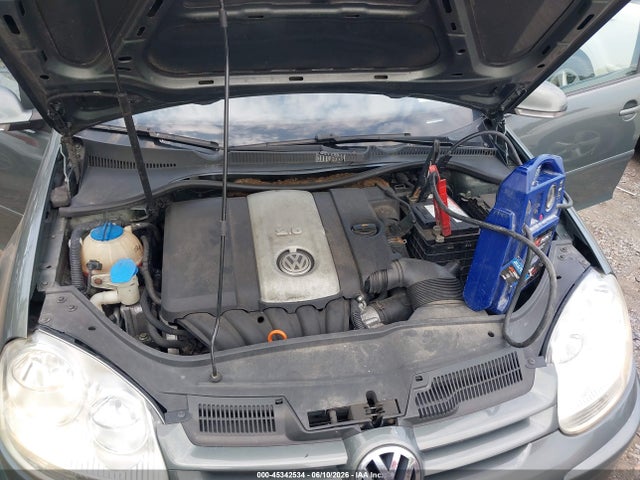 2006 Volkswagen Rabbit 4-door მანქანა იყიდება აუქციონზე, vin: WVWDR71KX6W201880, აუქციონის ნომერი: 45342534