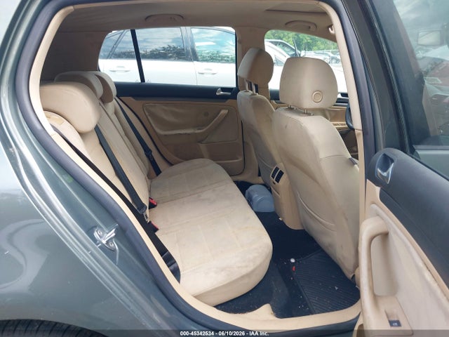 2006 Volkswagen Rabbit 4-door მანქანა იყიდება აუქციონზე, vin: WVWDR71KX6W201880, აუქციონის ნომერი: 45342534