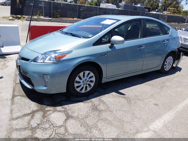 Toyota Prius Plug-in Advanced 2014 JTDKN3DP6E3055562 Image 2